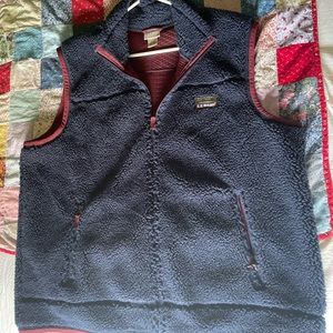 Very nice, barely used L.L. Bean mens vest!